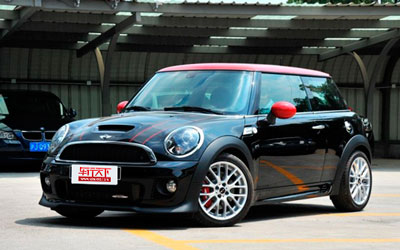 实拍MINI JCW 0-100km/h加速6.7秒！_图片新闻