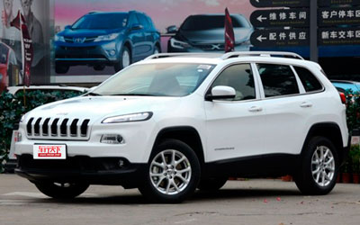 实拍Jeep自由光2.4L低配车 解读低配车 _图片新闻