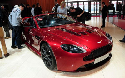 2014巴黎车展：V12 Vantage S敞篷版_图片新闻
