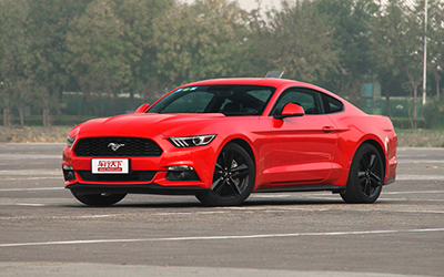 福特2017款Mustang上市 售39.98万元起_图片新闻