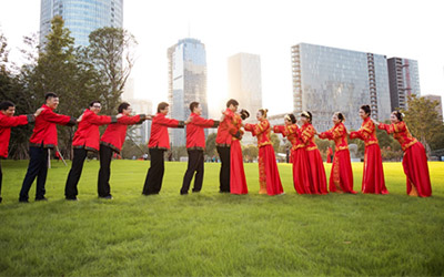 幸福是最有力量的发声 远景SUV集体婚礼获金远奖_图片新闻