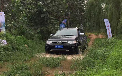 广汽三菱荣耀试驾 燃动我心欧蓝德_图片新闻