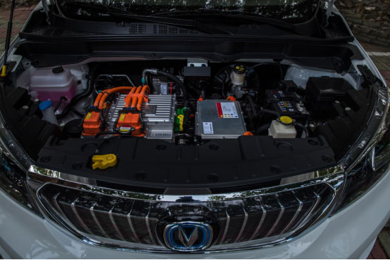 试驾长安CS15EV