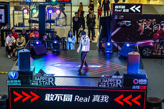 这波国际范儿的freestyle 比《中国有嘻哈》还得劲儿