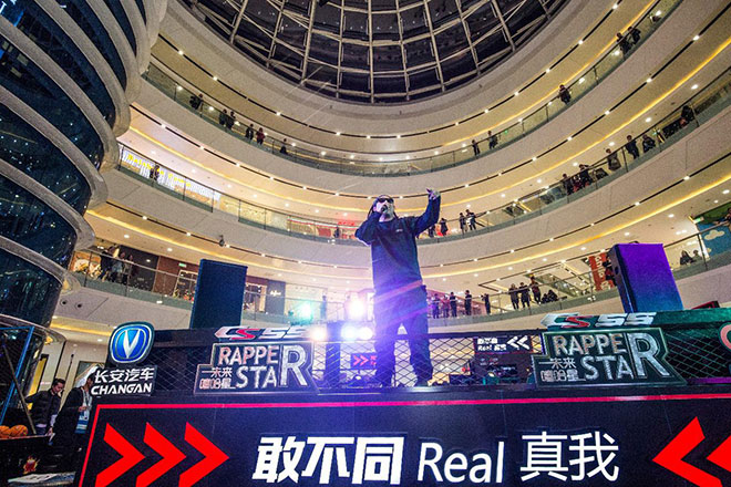 这波国际范儿的freestyle 比《中国有嘻哈》还得劲儿