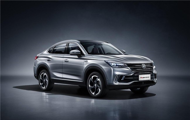 长安CS85 COUPE|搭载蓝鲸2.0T+爱信8AT只要14.99万1起_图片新闻