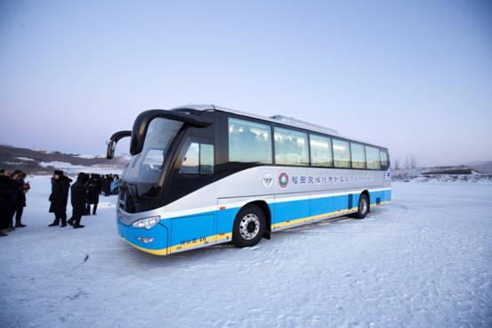 碾冰破雪 备战冬奥 福田汽车挑战零下30度高寒极限_图片新闻