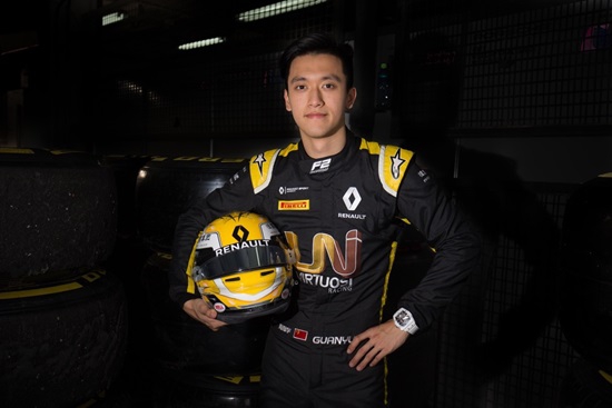 雷诺F1车队与雷诺发展车手周冠宇共同出席F1上海嘉年华