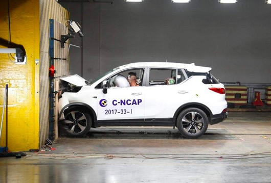 彰显中国实力与智慧 C-NCAP用中国标准引领中国汽车发展_图片新闻