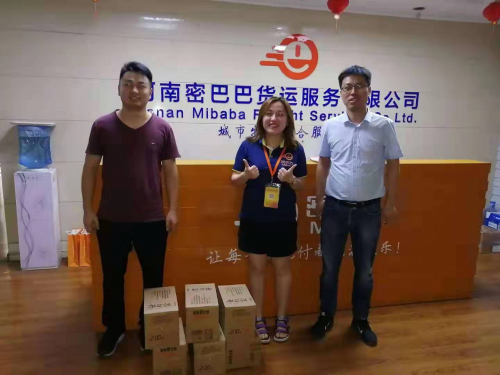 20000余箱饮品送卡哥，康铃夏季送清凉活动仍在继续_图片新闻