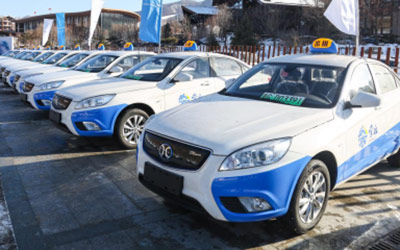 BEIJING北京汽车“温暖回家路”致敬京张高铁建设者