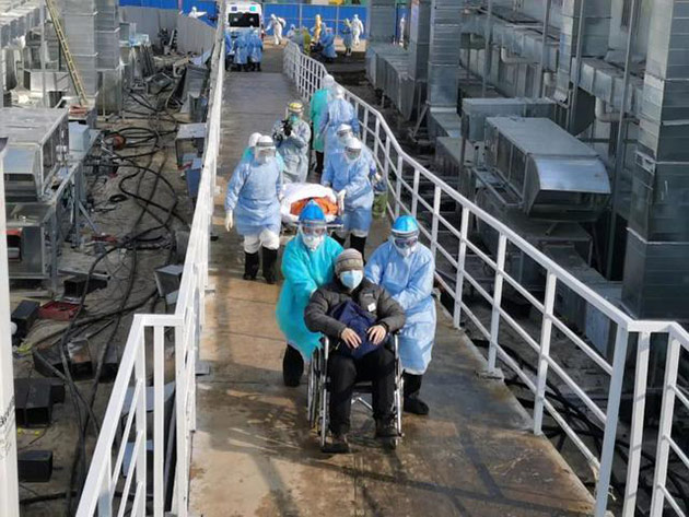 武汉火神山医院开始接收第一批新型冠状病毒感染肺炎的确诊患者