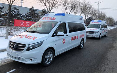 向武汉出发–福建奔驰为火神山、雷神山医院捐赠梅赛德斯-奔驰威霆负压救护车
