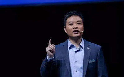 何小鹏：越过灾难，世界还是滚滚向前