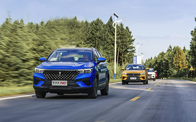 千里之外隔空控车，奔腾T77 PRO演绎科幻电影中的邦德战车