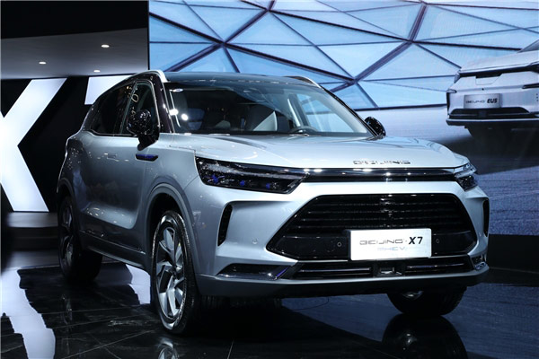 综合续航里程超1000公里 BEIJING-X7 PHEV亮相北京车展