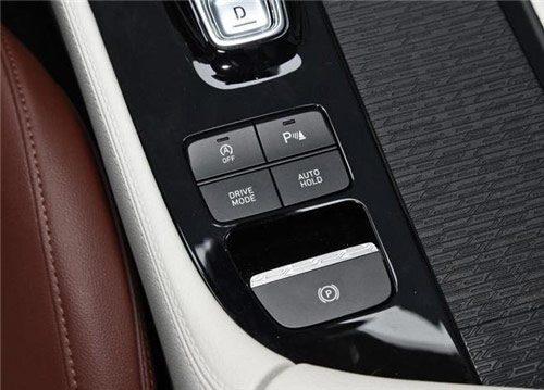 全新一代名图搭载百度智能网联3.0系统与Hyundai SmartSense“智心合一”安全系统