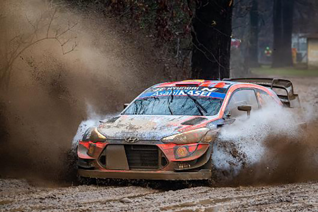 2020 WRC赛事中，现代汽车i20 CoupeWRC驰骋在意大利蒙扎赛道中