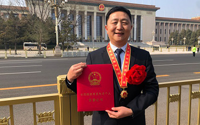 脱贫攻坚的东风答卷_图片新闻