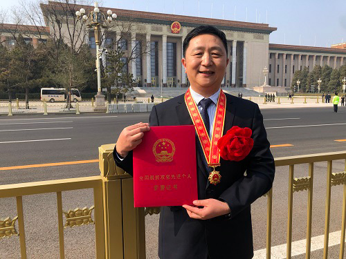 东风公司扶贫办副主任刘鹏