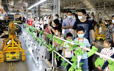 欢迎打卡 东风“国企开放日”精彩纷呈_图片新闻