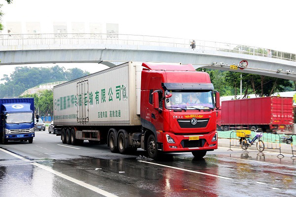 国六东风天龙KL跑冷链 卡友：龙擎动力真的香