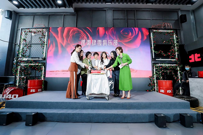 女足唐佳丽、马君出任北京越野BJ40“悦野共创大使”