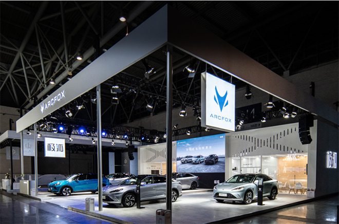 智能驾驶第一车闪耀重庆车展  极狐展台HI爆全场