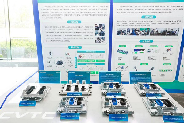 东风商用车龙擎自主控制系统天然气发动机&氢发动机点火成功 东风商用车龙擎自主控制系统天然气发动机&氢发动机点火成功