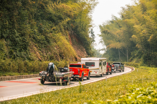 身体和灵魂都要在路上 越野炮带你探索精彩户外生活