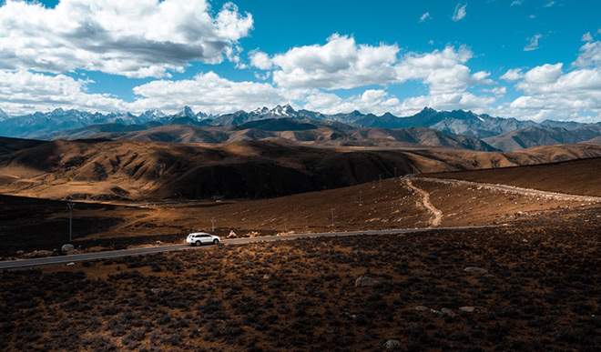 与第四代胜达旅行家向格聂神山进发
