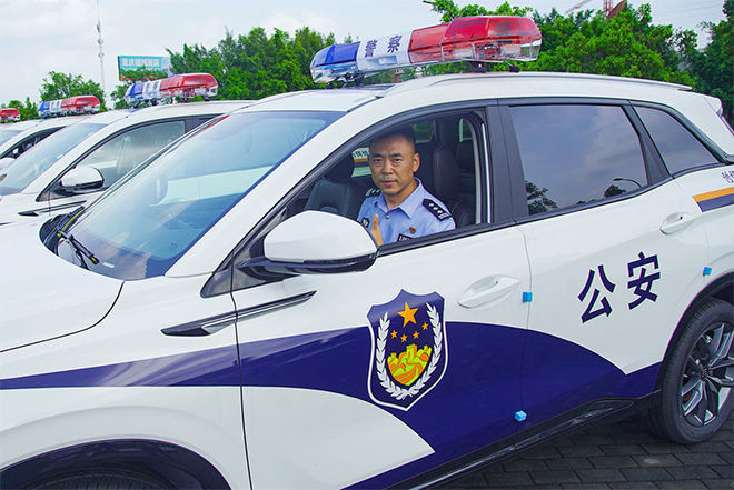 蓝电E5新能源警务用车交付仪式成功举行