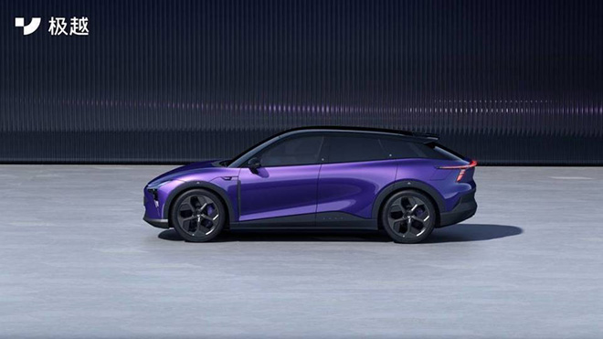 落子汽车机器人 吉利“极越01”首次亮相