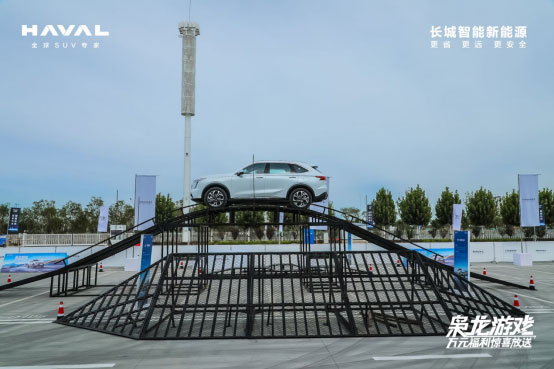 争做游戏挑战“显眼包 枭龙游戏马上到你城市