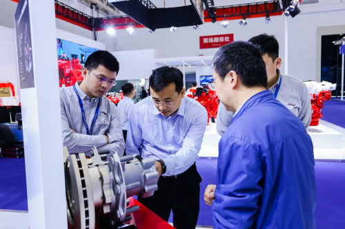 康迈轮端向“新”而行 闪耀2023中国国际商用车展