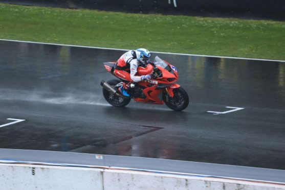 国际顶级赛事套圈进口车型 钱江赛800 WSBK荷兰站大放异彩