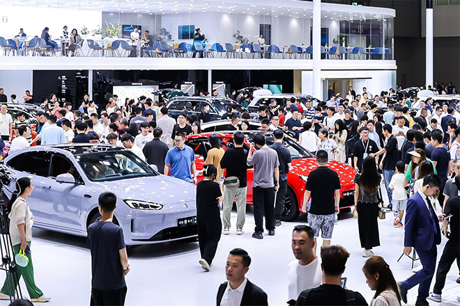 上市一个月大定破2万 问界新M5到底有何魅力？
