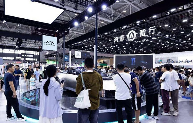 粤港澳车展“含华量”拉满 唯一华为系MPV的瑞风RF8正式上新