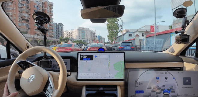 中秋国庆出行新姿势 问界新M5循迹倒车