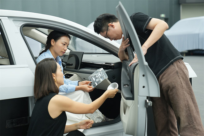 内造型设计师不断优化设计,权衡工程与美感 内造型设计师不断优化设计,权衡工程与美感