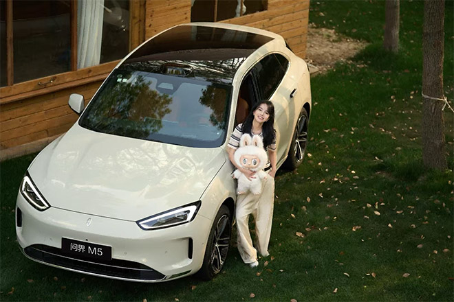 问界新M5 Ultra 20万级智能SUV
