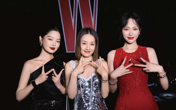 “致敬经典、投射未来”2025 W年度光影盛典在沪璀璨落幕