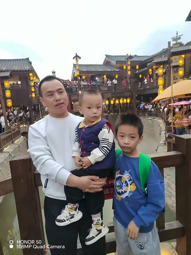 2台东风天龙接力 从电焊工到车主的奋斗人生