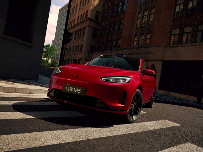 年轻用户SUV 问界新M5 Ultra对比Model Y 