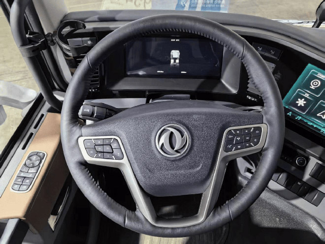 东风天龙GX智能干线牵引车助新手秒变老司机