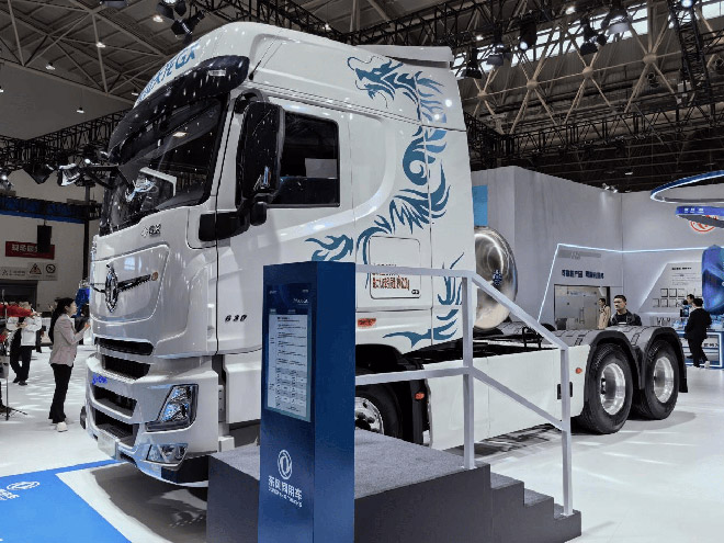 东风天龙GX智能干线牵引车助新手秒变老司机