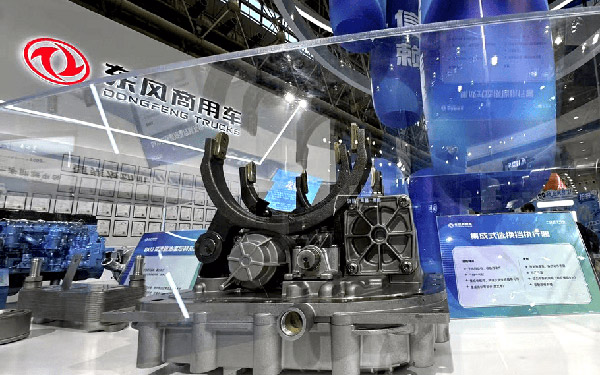 东风亮剑“零碳”新纪元:多款动力总成方案重构重卡价值边界