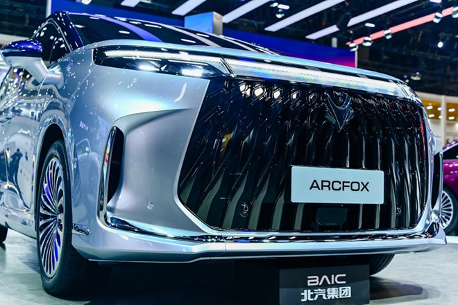 极狐首款中大型豪华MPV原型车 极狐首款中大型豪华MPV原型车