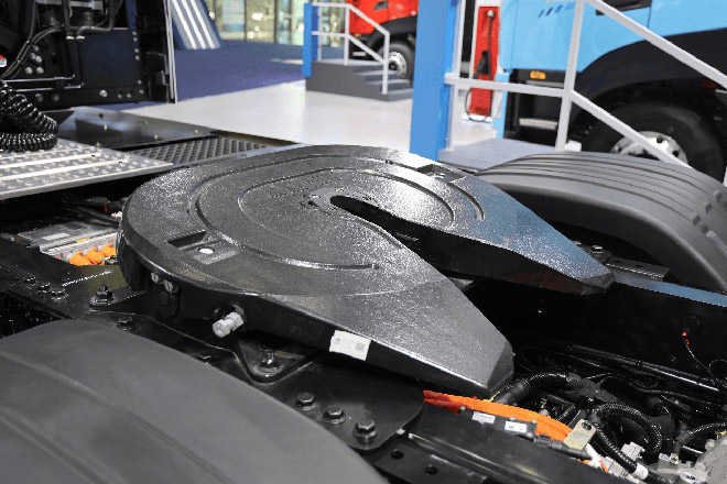 欧洲版东风天龙GX氢燃料电池牵引车