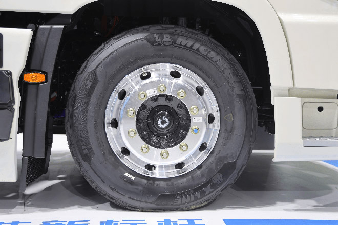 欧洲版东风天龙GX氢燃料电池牵引车